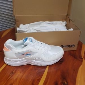 Reebok Classics Size 9.5 Peach and Blue